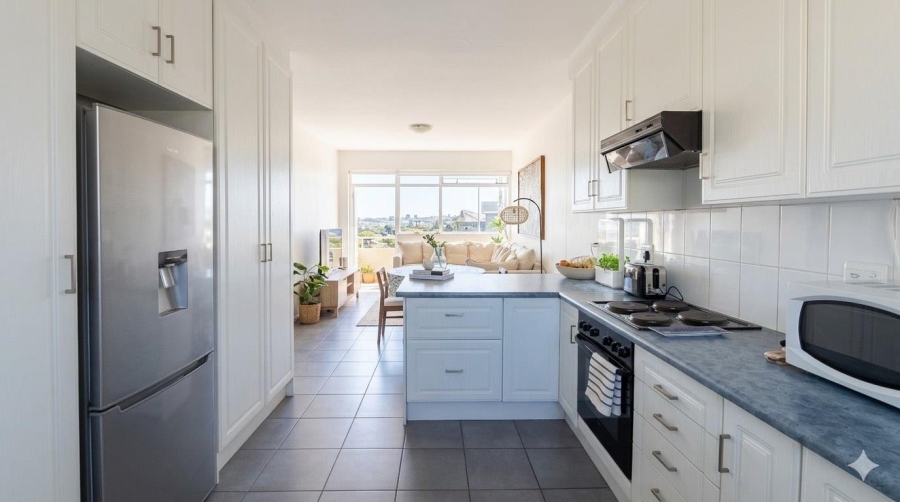 To Let 2 Bedroom Property for Rent in Green Point Western Cape